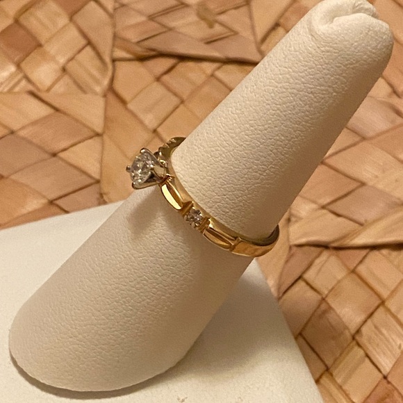 14k white gold diamond solitaire ring 4mm round, .25 cwt with diamond accents. - Picture 3 of 9